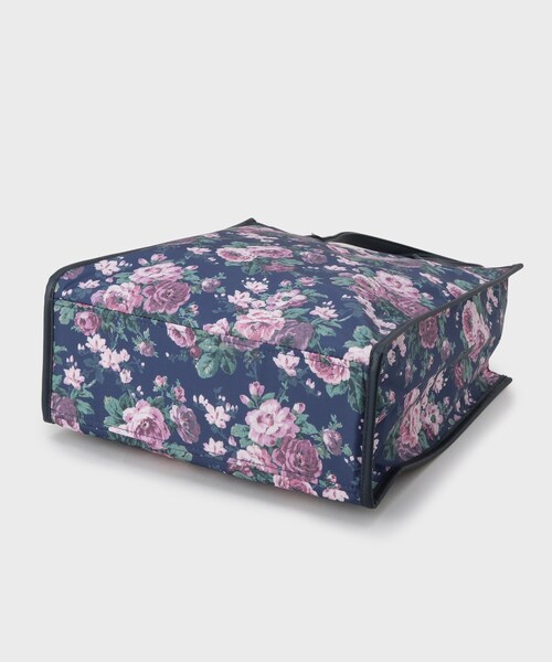 LAURA ASHLEY（ローラアシュレイ）の「エレンボロー ローズ柄 スクエアトートバッグ（トートバッグ・レディース・ブルー系5/ターコイズブルー系9/ピンク系その他・00）」の15枚目の写真