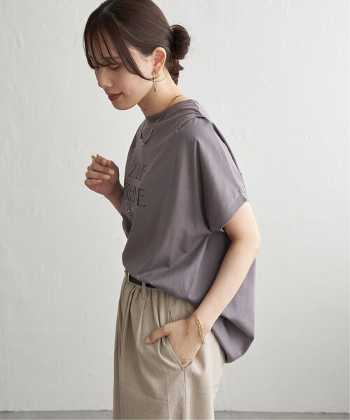 ikka(イッカ)の「冷感ロゴフォトチュニックTシャツ(Tシャツ/カットソー・レディース・ブラウン系その他/オフホワイト/ベージュ/チャコール・L/M)」の21枚目の写真