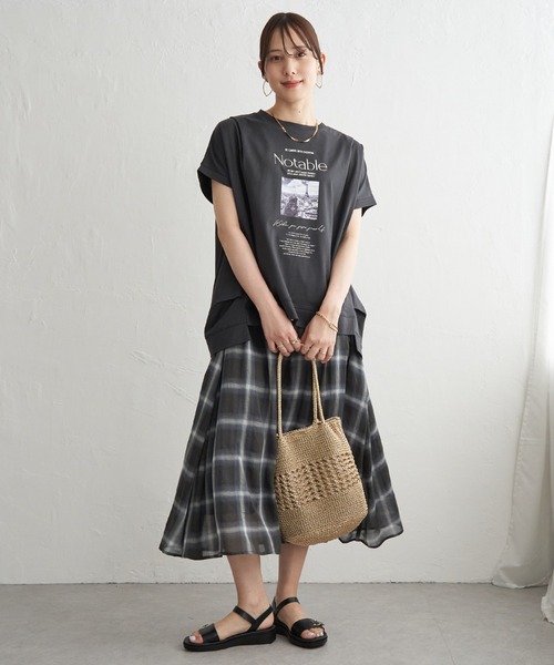 ikka(イッカ)の「冷感ロゴフォトチュニックTシャツ(Tシャツ/カットソー・レディース・ブラウン系その他/オフホワイト/ベージュ/チャコール・L/M/S)」の17枚目の写真