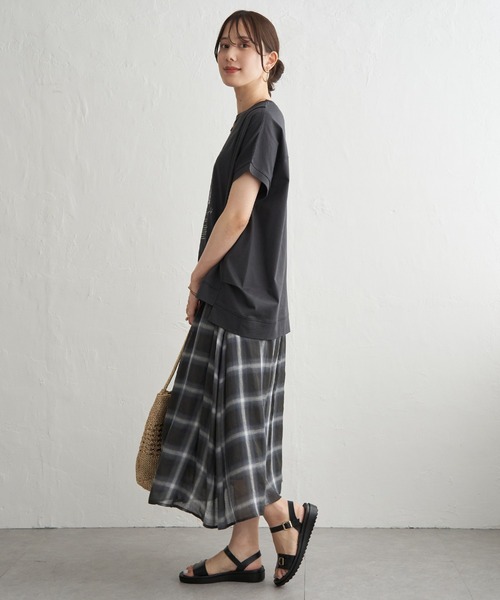 ikka(イッカ)の「冷感ロゴフォトチュニックTシャツ(Tシャツ/カットソー・レディース・ブラウン系その他/オフホワイト/ベージュ/チャコール・L/M/S)」の18枚目の写真
