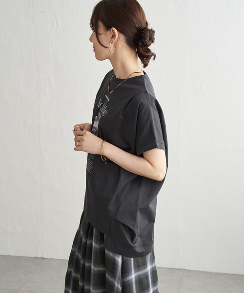 ikka(イッカ)の「冷感ロゴフォトチュニックTシャツ(Tシャツ/カットソー・レディース・ブラウン系その他/オフホワイト/ベージュ/チャコール・L/M/S)」の19枚目の写真