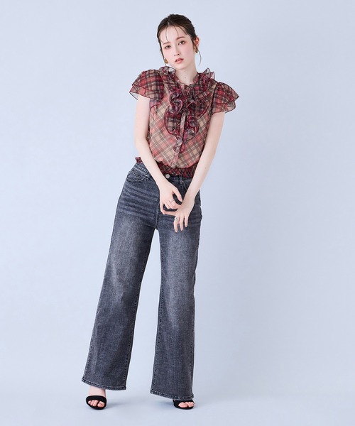 Audie a Muses（オーディアミューズ）の「チェック・デニムプリントフロントフリルブラウス（シャツ/ブラウス・レディース・ベージュ/ネイビー・38/42）」の8枚目の写真
