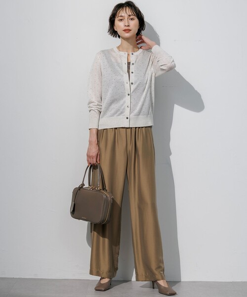 23区(ニジュウサンク)の「シアードット クルーネック カーディガン(ニット/セーター・レディース・ブラック系/ネイビー系/ライトグレー系/ダークブラウン系・38)」の12枚目の写真