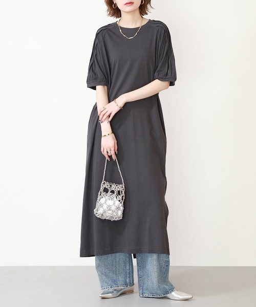 atONE(アットワン)の「袖タックバルーンスリーブ半袖ワンピース(ワンピース・レディース・ブラック/チャコールグレー/グレイッシュベージュ・4L~5L/LL~3L/M~L)」の2枚目の写真