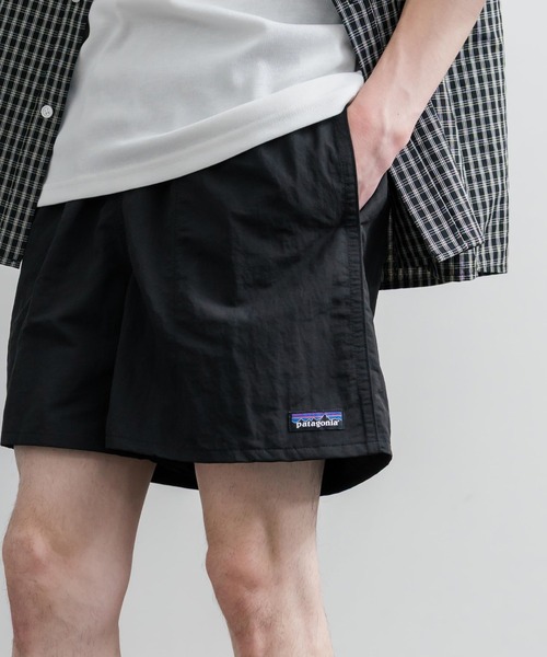 patagonia(パタゴニア)の「Patagonia パタゴニア M'S BAGGIES SHORTS 5 IN 水陸両用イージーワイドショートパンツ(その他パンツ・メンズ・ブラック・XL/L/S)」の4枚目の写真