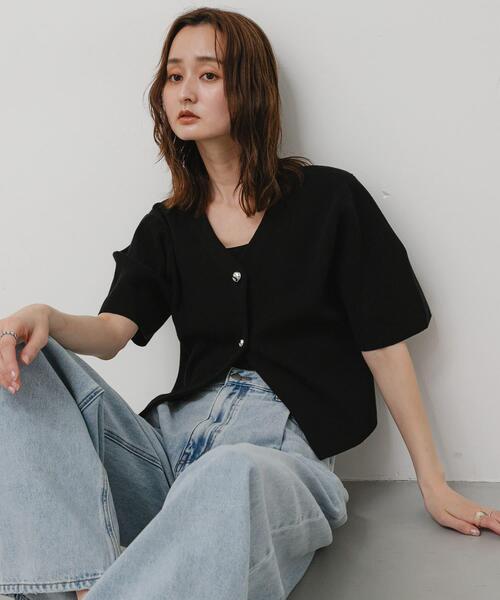 SENSE OF PLACE by URBAN RESEARCH(センスオブプレイスバイアーバンリサーチ)の「『洗濯可』コクーンスリーブメタルボタンニットカーディガン(カーディガン/ボレロ・レディース・ブラック/ブラウン/オフホワイト・ONE)」の10枚目の写真