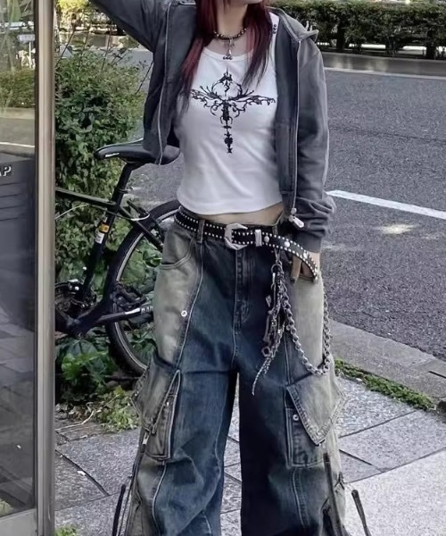 SHEPP(シープ)の「Y2Kグランジグラフィック タイトタンクトップ(タンクトップ・レディース・ホワイト/グレー/ブラウン/ブラック・F)」の7枚目の写真