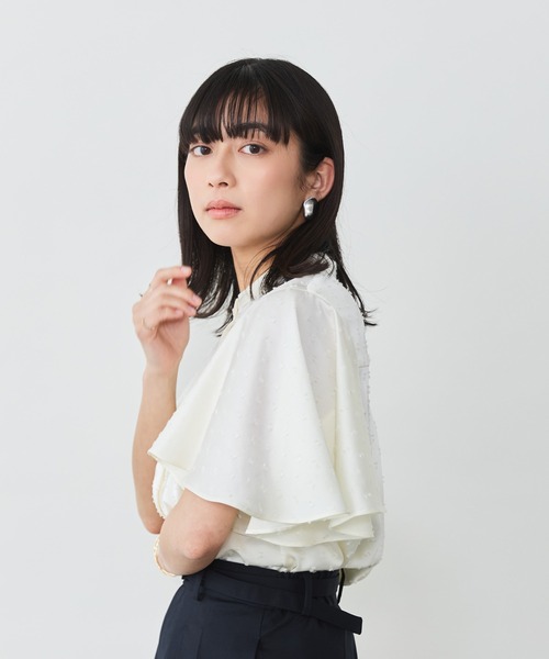 Sirin(シリン)の「ドビーサテン フレアスリーブブラウス(シャツ/ブラウス・レディース・ブラック/オフホワイト・FREE)」の8枚目の写真