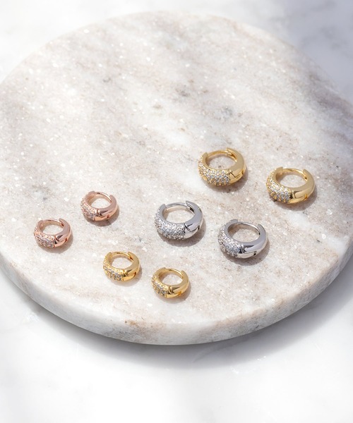 Cream dot.(クリームドット)の「【金属アレルギー対応】パヴェビジューが煌くミニキャッチレスフープピアス(ピアス(両耳用)・レディース・シルバー/ピンクゴールド/シルバー系/ゴールド系/ゴールド・ONE SIZE)」の11枚目の写真