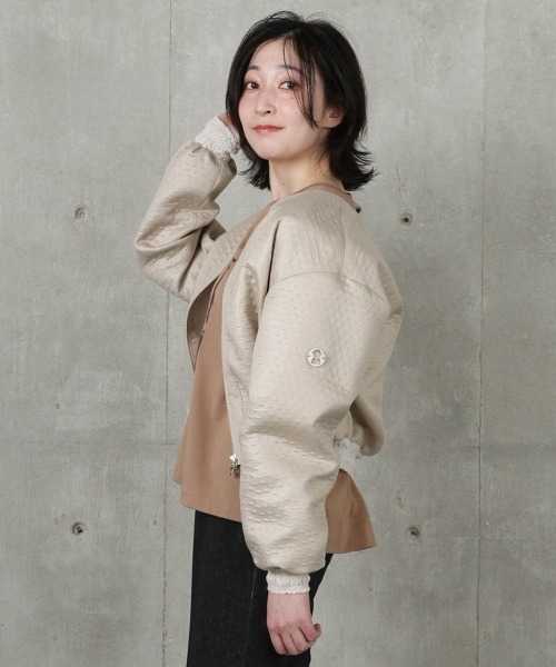 STUDIO PICONE（スタジオピッコーネ）の「シャーリング切替ブルゾン（ブルゾン・レディース・ネイビー/ベージュ/キャメル・LL/L/M）」の4枚目の写真