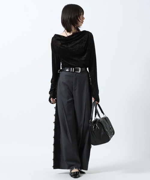 PAGEBOY(ページボーイ)の「ベロアドレープロングスリーブ(Tシャツ/カットソー・レディース・ダークブラウン/ターコイズブルー/ブラック・FREE)」の14枚目の写真