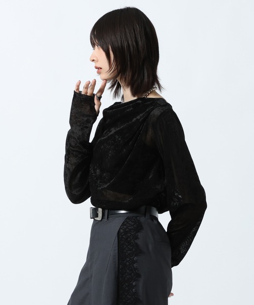 PAGEBOY(ページボーイ)の「ベロアドレープロングスリーブ(Tシャツ/カットソー・レディース・ダークブラウン/ターコイズブルー/ブラック・FREE)」の8枚目の写真