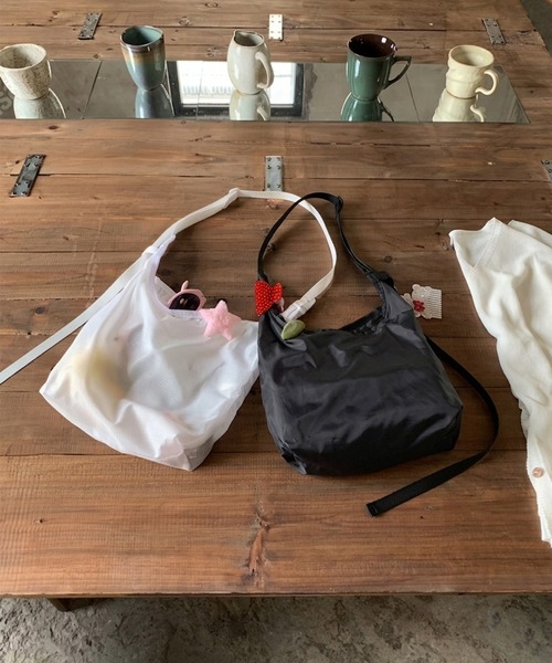 HEILIS(ヘイリス)の「リップストップナイロンショルダーバッグ/ ショルダーバッグ レディース ワンショルダー 斜め掛け 軽量 ナイロンバッグ カジュアル デイリー 旅行 お出かけ 韓国ファッション シンプル A5 ペットボトル収納 アウトドア 秋 秋服 秋コーデ 秋冬 長袖コーデ ニットコーデ スウェット パーカー ライトアウター アイボリー ブラック イエロー(ショルダーバッグ・レディース・イエロー/アイボリー/ブラック・FREE)」の12枚目の写真