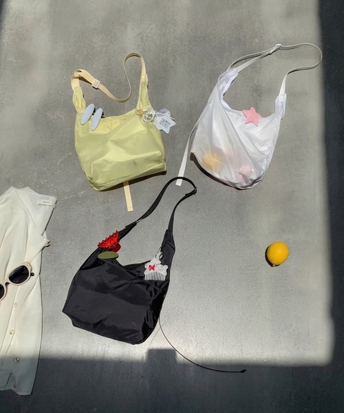 HEILIS(ヘイリス)の「リップストップナイロンショルダーバッグ/ ショルダーバッグ レディース ワンショルダー 斜め掛け 軽量 ナイロンバッグ カジュアル デイリー 旅行 お出かけ 韓国ファッション シンプル A5 ペットボトル収納 アウトドア 秋 秋服 秋コーデ 秋冬 長袖コーデ ニットコーデ スウェット パーカー ライトアウター アイボリー ブラック イエロー(ショルダーバッグ・レディース・イエロー/アイボリー/ブラック・FREE)」の13枚目の写真
