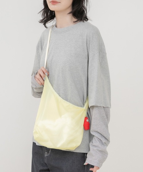HEILIS(ヘイリス)の「リップストップナイロンショルダーバッグ/ ショルダーバッグ レディース ワンショルダー 斜め掛け 軽量 ナイロンバッグ カジュアル デイリー 旅行 お出かけ 韓国ファッション シンプル A5 ペットボトル収納 アウトドア 秋 秋服 秋コーデ 秋冬 長袖コーデ ニットコーデ スウェット パーカー ライトアウター アイボリー ブラック イエロー(ショルダーバッグ・レディース・イエロー/アイボリー/ブラック・FREE)」の17枚目の写真