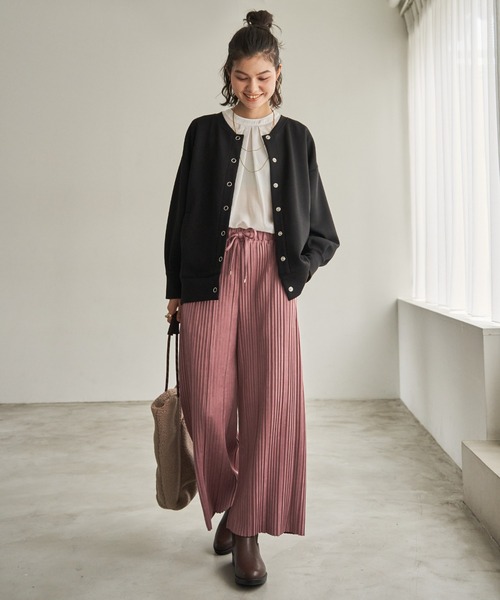 ikka(イッカ)の「スエードライクプリーツワイドパンツ(その他パンツ・レディース・ダークグリーン/ピンク系/チャコール/ブラウン系その他/オフホワイト・L/M/S)」の17枚目の写真