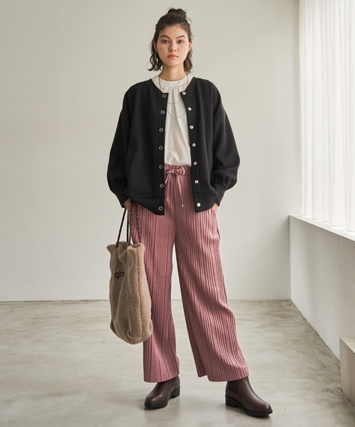ikka(イッカ)の「スエードライクプリーツワイドパンツ(その他パンツ・レディース・ダークグリーン/ピンク系/チャコール/ブラウン系その他/オフホワイト・L/M/S)」の18枚目の写真