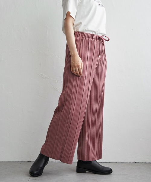 ikka(イッカ)の「スエードライクプリーツワイドパンツ(その他パンツ・レディース・ダークグリーン/ピンク系/チャコール/ブラウン系その他/オフホワイト・L/M/S)」の21枚目の写真