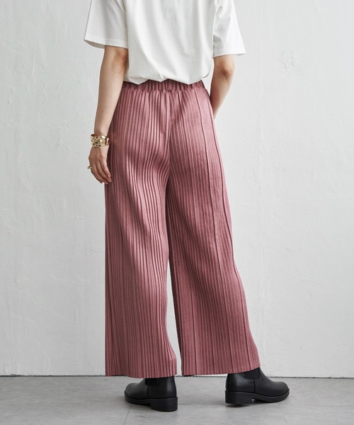 ikka(イッカ)の「スエードライクプリーツワイドパンツ(その他パンツ・レディース・ダークグリーン/ピンク系/チャコール/ブラウン系その他/オフホワイト・L/M/S)」の22枚目の写真