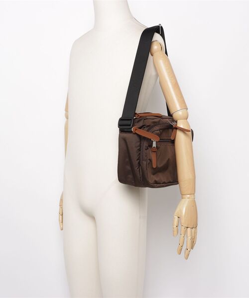 GREGORY(グレゴリー)の「ユーティリティーショルダーS UTILITY SHOULDER S ウォルナットブラウン(ショルダーバッグ・メンズ・ブラウン系・-)」の2枚目の写真