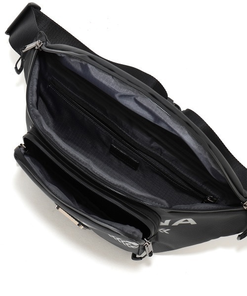 MARK & LONA(マークアンドロナ)の「DST Continental Crossbody Bag(ボディバッグ/ウエストポーチ・メンズ・ブラック・ONE)」の5枚目の写真
