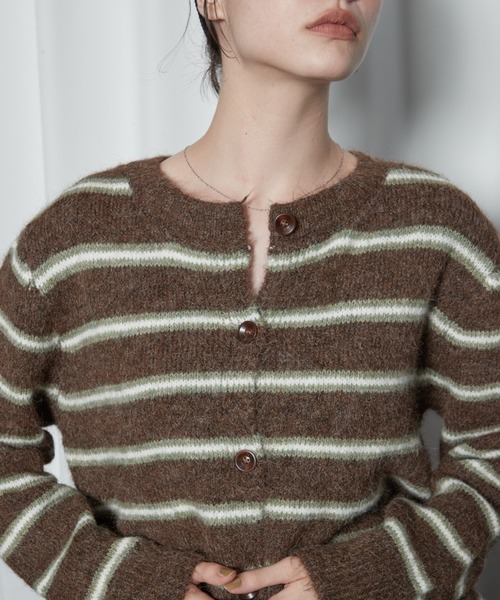 OFROOM(オフルーム)の「【2026秋冬新作】Multi Border Knit Cardigan|マルチボーダーニットカーディガン(カーディガン/ボレロ・レディース・ベージュ/グレー/ブラウン・FREE)」の6枚目の写真