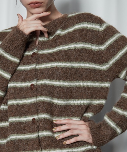 OFROOM(オフルーム)の「【2026秋冬新作】Multi Border Knit Cardigan|マルチボーダーニットカーディガン(カーディガン/ボレロ・レディース・ベージュ/グレー/ブラウン・FREE)」の8枚目の写真