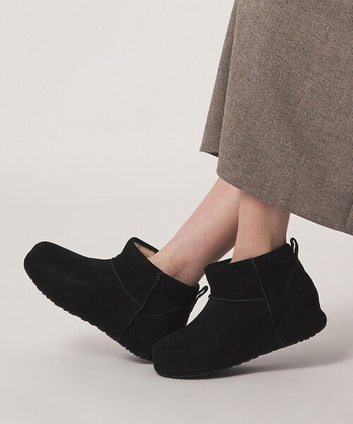 UGG(アグ)の「<UGG>CLASSIC MINI ENWRAP(ブーツ・レディース・ブラック/ブラウン系・5/6/8/7)」の3枚目の写真