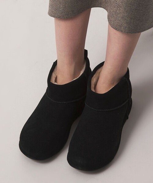 UGG(アグ)の「<UGG>CLASSIC MINI ENWRAP(ブーツ・レディース・ブラック/ブラウン系・5/6/8/7)」の4枚目の写真