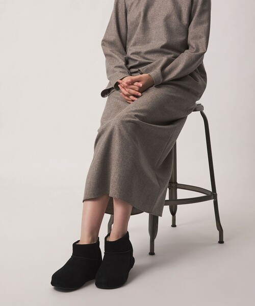 UGG(アグ)の「<UGG>CLASSIC MINI ENWRAP(ブーツ・レディース・ブラック/ブラウン系・5/6/8/7)」の5枚目の写真