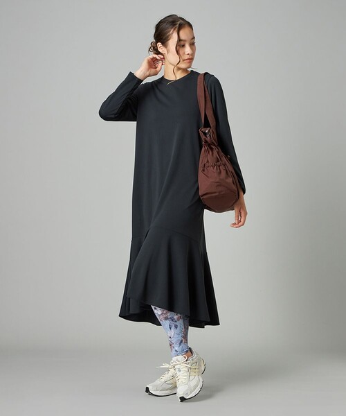 Chacott(チャコット)の「EasyCare+ soft フレアワンピース(ワンピース・レディース・ネイビー/ブラック・M/S)」の6枚目の写真