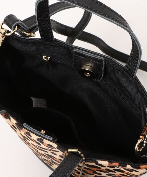 COOCO（クーコ）の「【RS】【cooco】ﾎｰｽﾍｱxｼｭﾘﾝｸﾚｻﾞｰﾊﾞｹﾂ型ﾐﾆ2WAYﾄｰﾄﾊﾞｯｸﾞ（トートバッグ・レディース・レオパード/アニマル・FREE）」の4枚目の写真