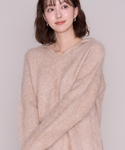 MISCH MASCH(ミッシュマッシュ)の「2026秋冬新作 ふわふわフードニット(ニット/セーター・レディース・ベージュ/グレー/レッド・フリ-)」の1枚目の写真