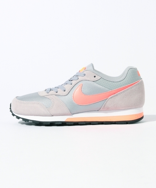 NIKE(ナイキ)の「【VERY5月号掲載】NIKE / MDランナー2 16SS(スニーカー・レディース・ライトグレー/ネイビー・23.0cm/25.0cm/24.0cm)」の4枚目の写真
