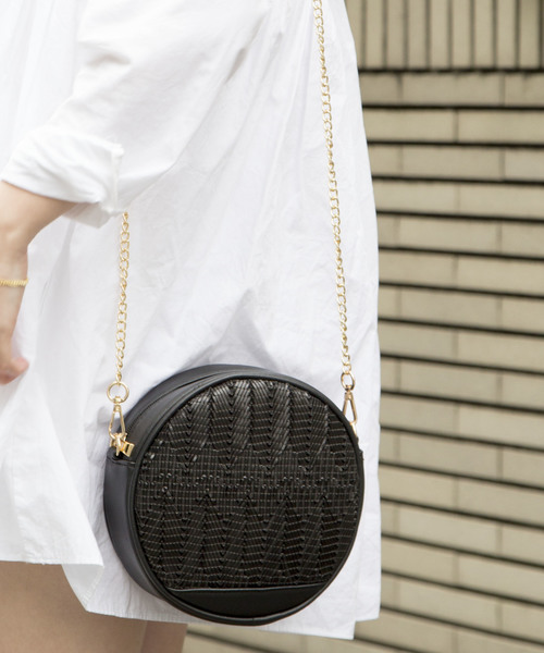 PLAIN CLOTHING（プレーンクロージング）の「ラウンドショルダーバッグ【PLAIN CLOTHING】（ショルダーバッグ・レディース・ブラック/ベージュ・FREE）」の9枚目の写真