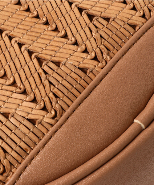 PLAIN CLOTHING（プレーンクロージング）の「ラウンドショルダーバッグ【PLAIN CLOTHING】（ショルダーバッグ・レディース・ブラック/ベージュ・FREE）」の5枚目の写真