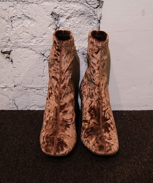 TODAYFUL（トゥデイフル）の「ヴェルヴェットソックスブーツ（ブーツ・レディース・ベージュ/ダークブラウン・38inch/37inch/36inch）」の4枚目の写真