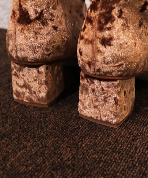 TODAYFUL（トゥデイフル）の「ヴェルヴェットソックスブーツ（ブーツ・レディース・ベージュ/ダークブラウン・38inch/37inch/36inch）」の7枚目の写真