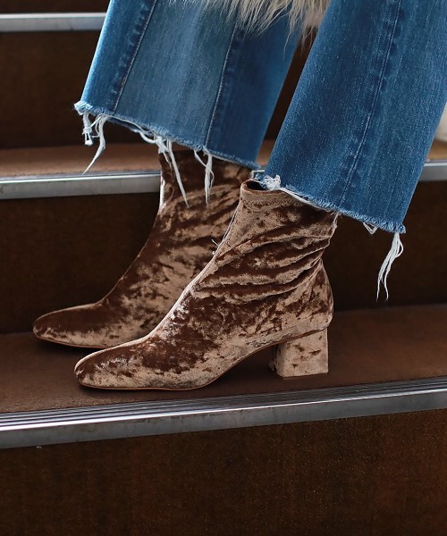 TODAYFUL（トゥデイフル）の「ヴェルヴェットソックスブーツ（ブーツ・レディース・ベージュ/ダークブラウン・38inch/37inch/36inch）」の14枚目の写真