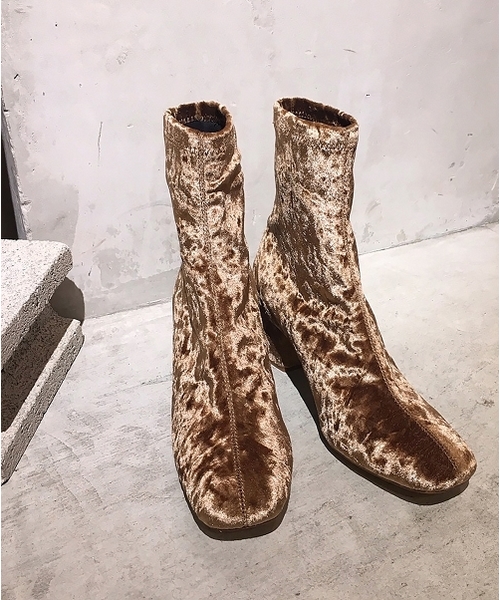 TODAYFUL（トゥデイフル）の「ヴェルヴェットソックスブーツ（ブーツ・レディース・ベージュ/ダークブラウン・38inch/37inch/36inch）」の13枚目の写真