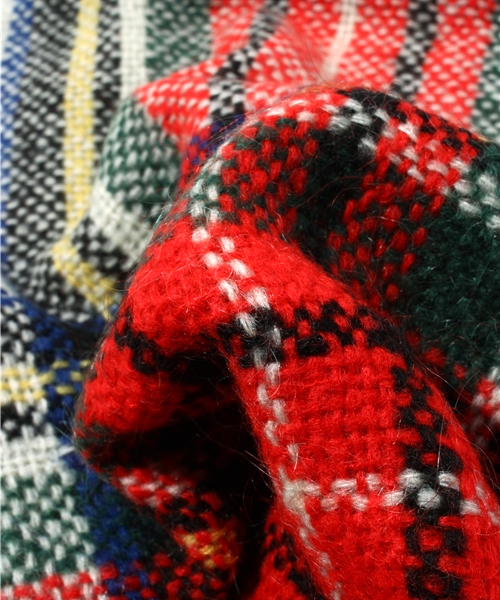 TOMMY HILFIGER(トミーヒルフィガー)の「SCOTT SCARF(ストール/ショール・レディース・レッド系その他・FREE)」の4枚目の写真