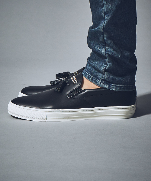 buddy(バディ)の「【5351×buddy別注】スムース×スタッズローファー(スニーカー・メンズ・ホワイト/ブラック・40/42/44/46)」の13枚目の写真