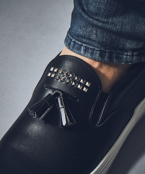 buddy(バディ)の「【5351×buddy別注】スムース×スタッズローファー(スニーカー・メンズ・ホワイト/ブラック・40/42/44/46)」の17枚目の写真