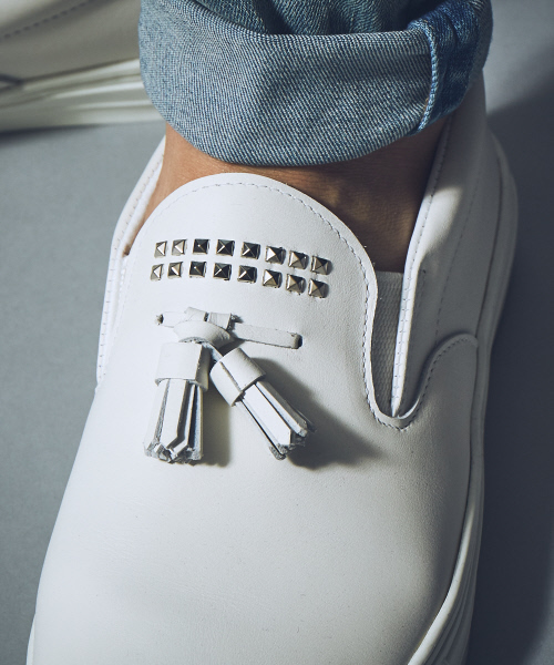 buddy(バディ)の「【5351×buddy別注】スムース×スタッズローファー(スニーカー・メンズ・ホワイト/ブラック・40/42/44/46)」の19枚目の写真