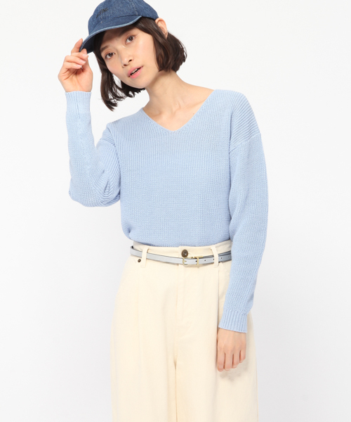 LAKOLE(ラコレ)の「シャイニーヤーンVネックニット / LAKOLE(ニット/セーター・レディース・ホワイト/ネイビー/ライトブルー・SMALL/MEDIUM)」の3枚目の写真