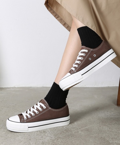 Shoes in Closet(シューズインクローゼット)の「厚底 約3.0cm レースアップ キャンバス スニーカー 3477(スニーカー・レディース・ブラック/レッド/アイボリー/ライトグレー/レオパード/バーガンディー/カーキ/パイソン/ブラウン系その他/ピンク/マスタード/グリーン/ベージュ/ピンク系その他5/ホワイト系その他5/シルバー系その他5/ブラック系その他5/ブラック系その他6/イエロー系その他6/ブラック系その他/ダークブラウン/ブラック系その他2/ライトグリーン/ライトグレー系1・LL/S/M/L/XXL/4L/3L)」の10枚目の写真