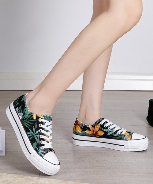 Shoes in Closet(シューズインクローゼット)の「厚底 約3.0cm レースアップ キャンバス スニーカー 3477(スニーカー・レディース・ブラック/レッド/アイボリー/ライトグレー/レオパード/バーガンディー/カーキ/パイソン/ブラウン系その他/ピンク/マスタード/グリーン/ベージュ/ピンク系その他5/ホワイト系その他5/シルバー系その他5/ブラック系その他5/ブラック系その他6/イエロー系その他6/ブラック系その他/ダークブラウン/ブラック系その他2/ライトグリーン/ライトグレー系1・LL/S/M/L/XXL/4L/3L)」の7枚目の写真