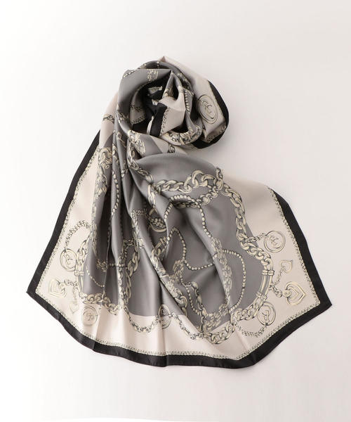 green label relaxing（グリーンレーベルリラクシング）の「KFC チェーンプリント スカーフ ◆（バンダナ/スカーフ・レディース・グレー/モカ・FREE）」の2枚目の写真