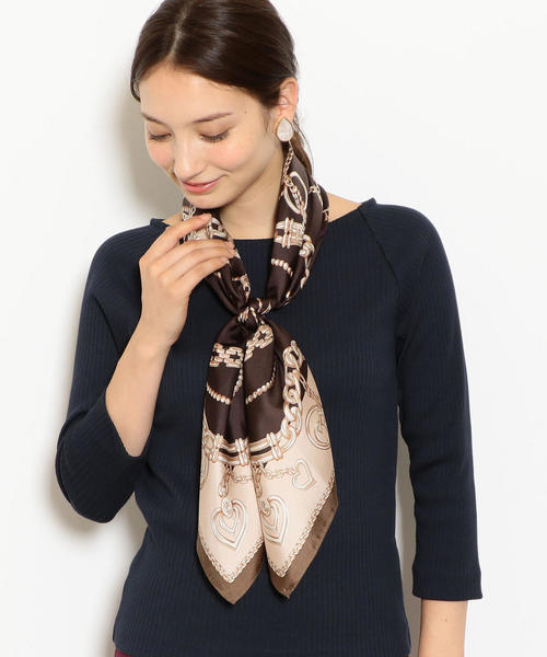 green label relaxing（グリーンレーベルリラクシング）の「KFC チェーンプリント スカーフ ◆（バンダナ/スカーフ・レディース・グレー/モカ・FREE）」の8枚目の写真