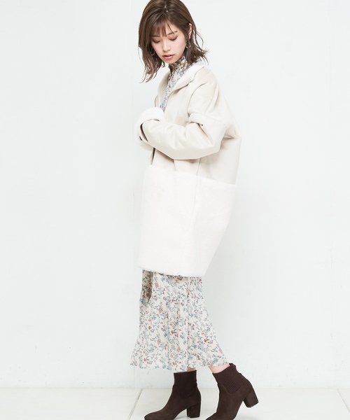 natural couture(ナチュラルクチュール)の「スウェード×ファーボンディングロングコート(その他アウター・レディース・ブラック/グレー/アイボリー/ピンクベージュ・FREE)」の21枚目の写真